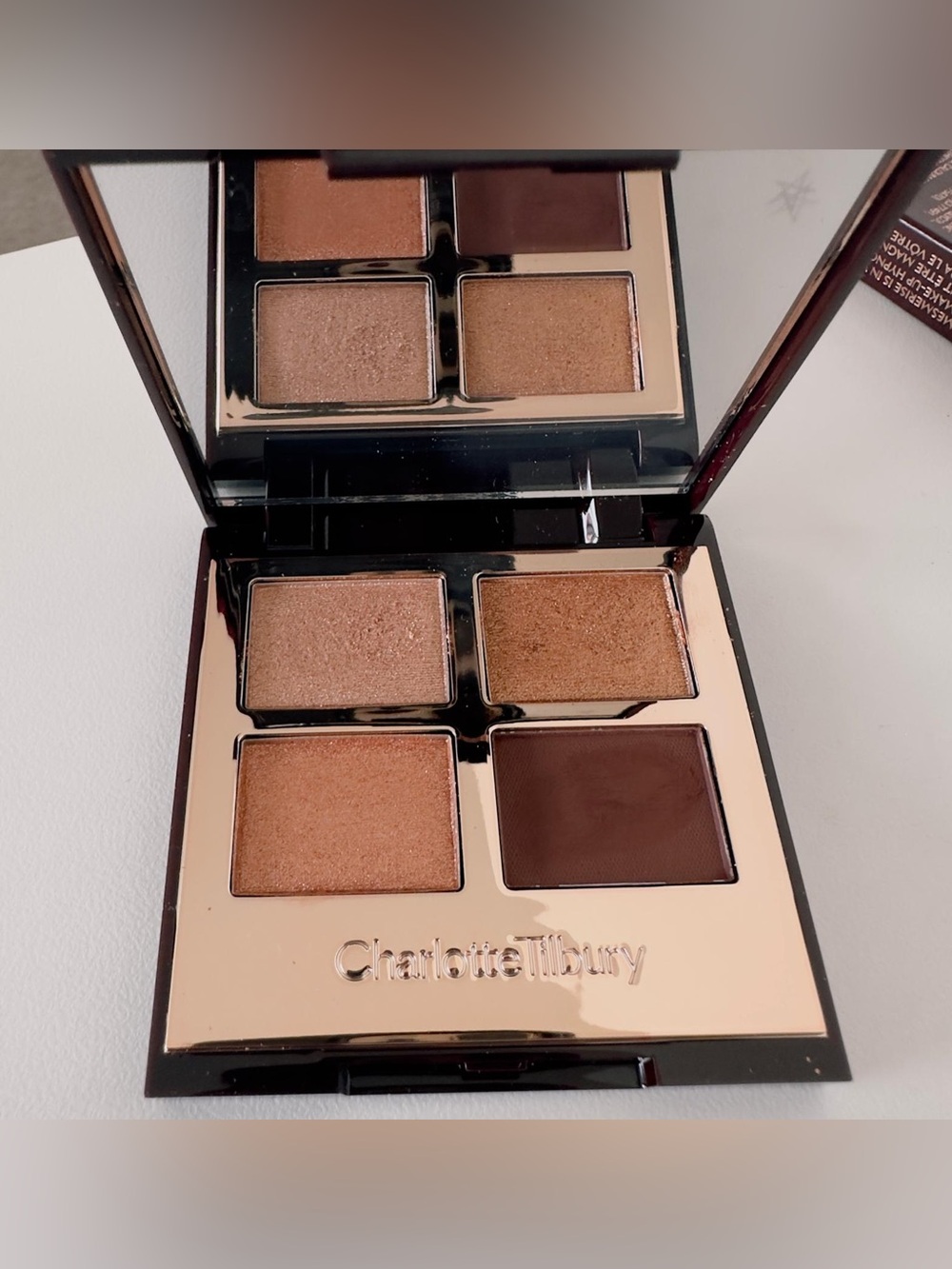 Charlotte Tilbury Luxury Palette - The Queen of Glow